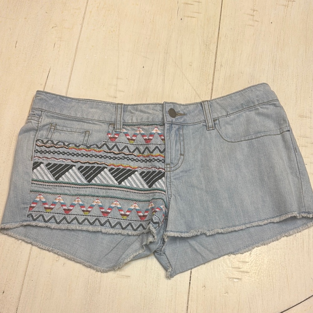 Light Blue Embroidered Women's Denim Jean Shorts